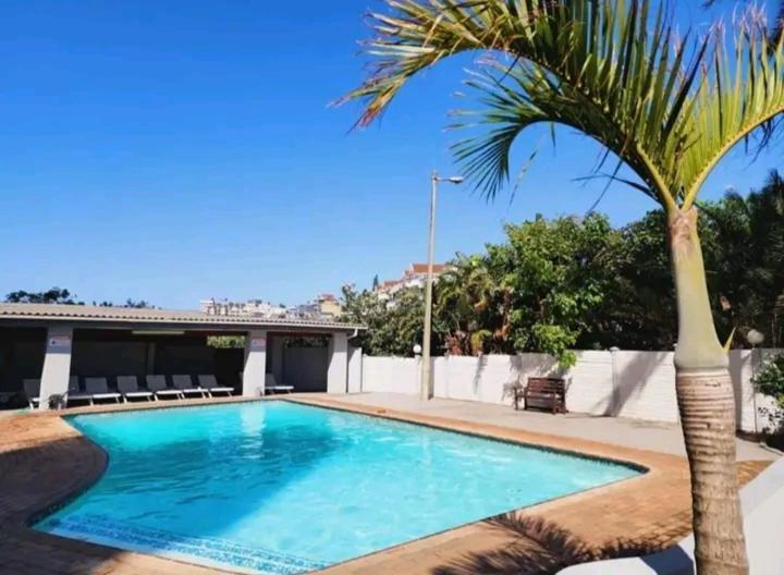 102 Santana * Margate