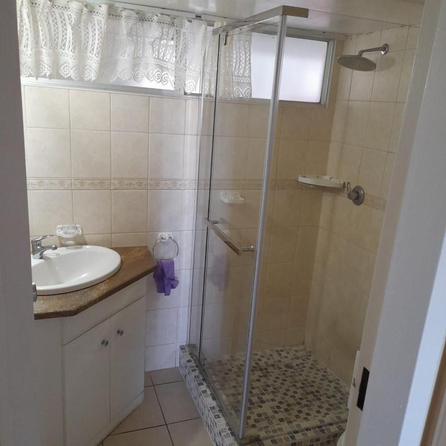 Apartment 102 Santana